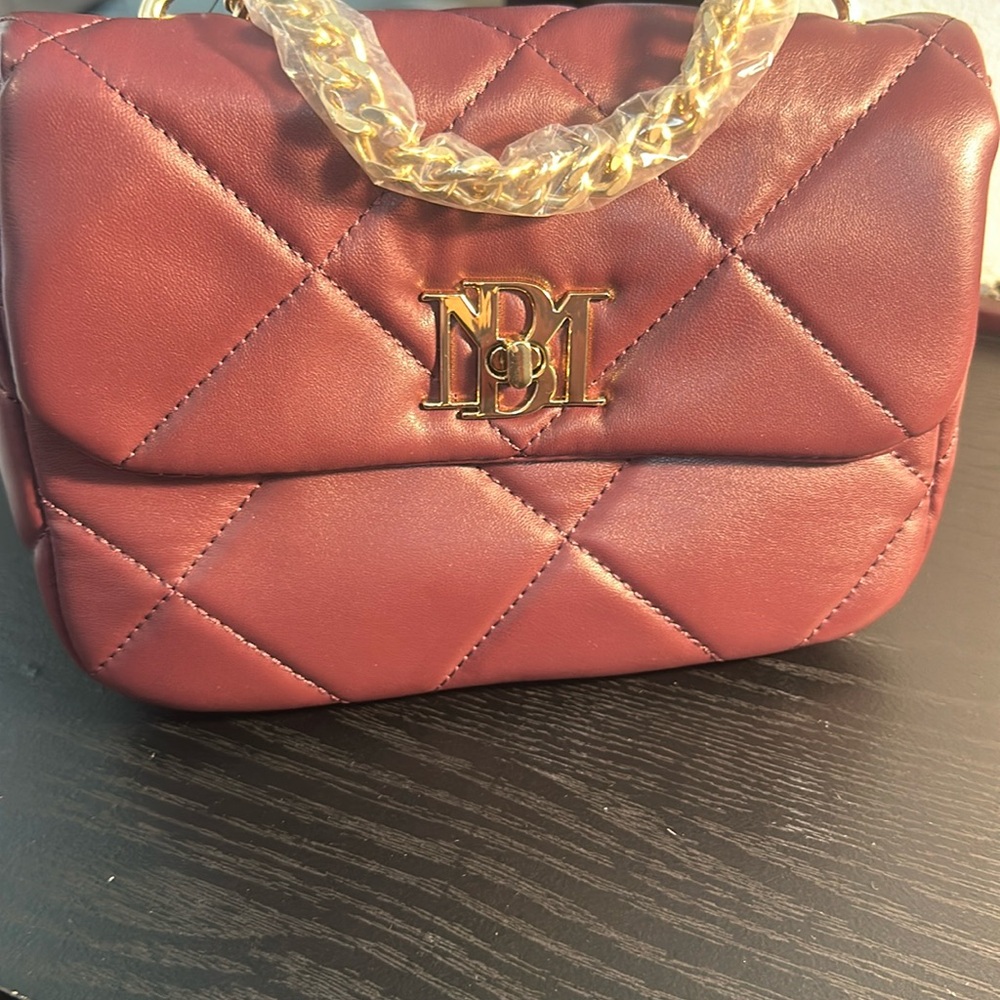 🔥NWT BADGLEY MISCHKA MAROON BAG WITH CHAINS🔥